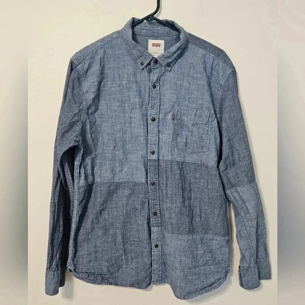Levi's Long Sleeve Button down Size Large EUC
